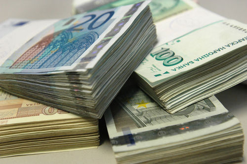 В Ловешко 8 човека с данъци за довнасяне над 10 000 лв.