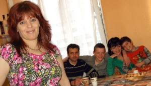 Майка научи от “Размяна на съпруги”, че дъщеря й е бременна
