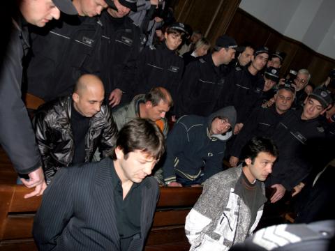 Маргините гледат към властта, страх ги е за охраната им 