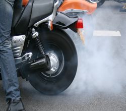 13 ранени по пътищата, няма загинали