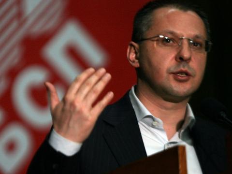 Станишев напълня и отпусна шкембе