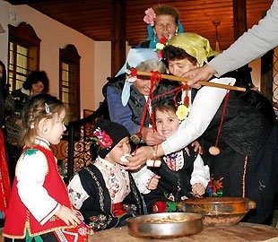Показват "Раклата на баба" в Ловеч