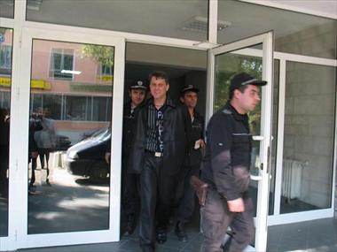 Взривиха къщата на осъден за убийство 