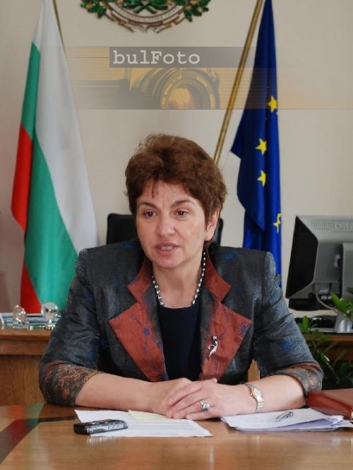 Меглена Плугчиева поканена от Станишев в евролистата на БСП