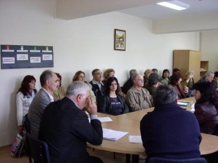 Даскали пируват с пари на ученици