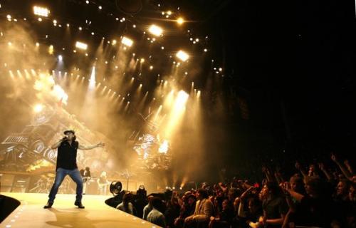 AC/DC стресираха 100-ина мюнхенци