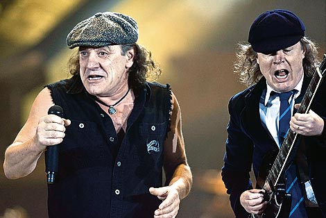 Шест влака от София за концерта на AC/DC в Белград