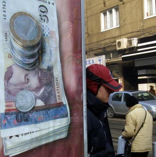 Излъгаха баба да брои 990 лв. да стане асистент-придружител