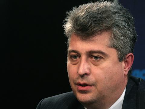 Казусът СДС се заплита, Радонов внесе документи в ЦИК