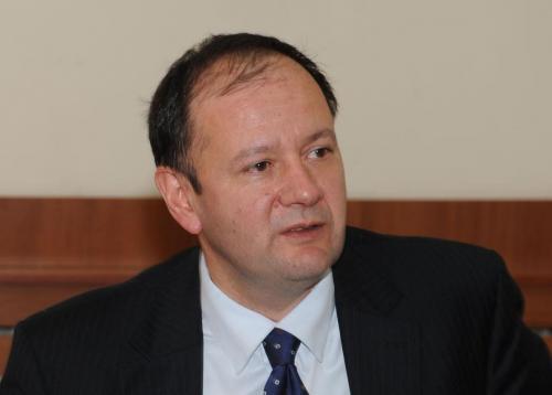 Миков: Яне да каже откъде има пари за билбордове 