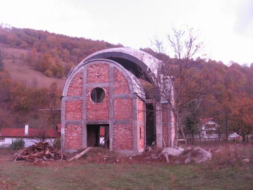 Църквата в Рибарица чака дарения
