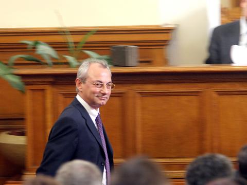 Доган жертва четирима от своите