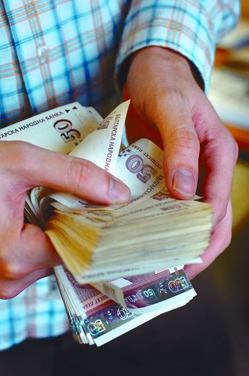 Вадят на светло всички длъжници 