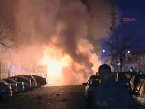 21 души загинаха след атентат над трактор