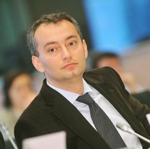Николай Младенов: Няма да има спад на доходите на военните 
