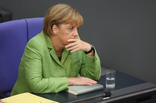 Меркел губи позиции в Германия