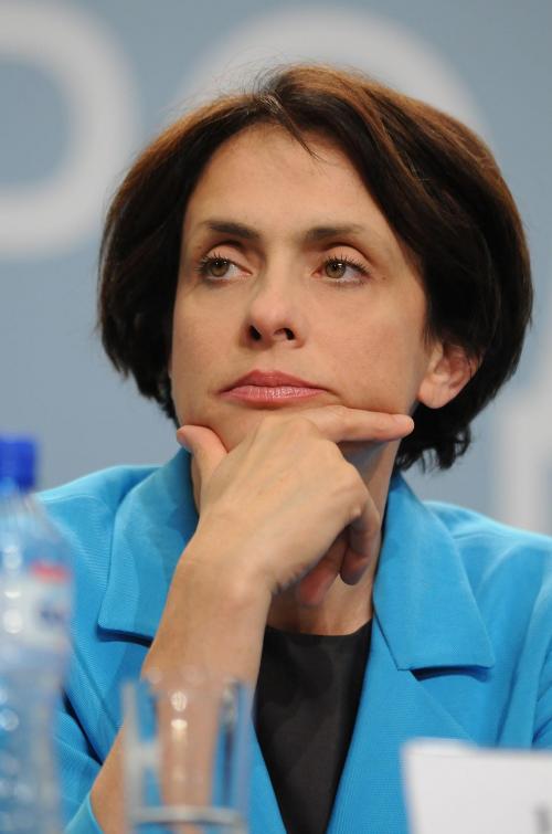 СДС предлага Надежда Михайлова за еврокомисар