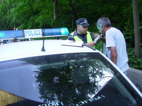 Полицията прави проверки заведенията в София