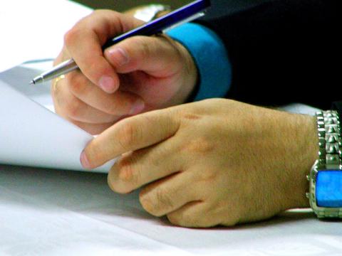 Забраниха на 216 бизнесмени да напускат страната