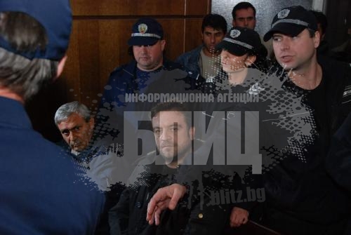 Дон Цеци и съучастниците му остават в ареста